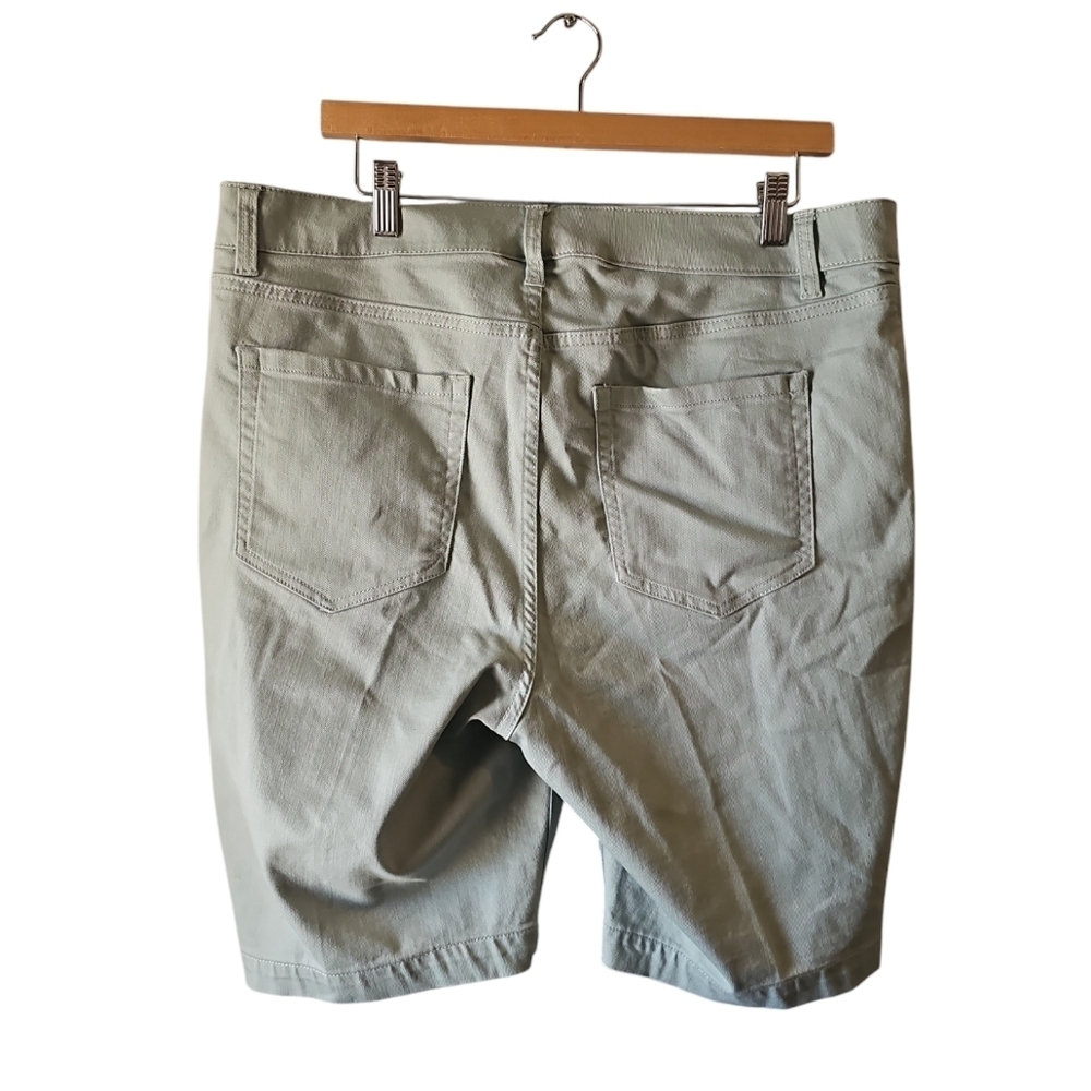 Lane Bryant Mint green sage Bermuda shorts sz 18W denim material WS84 - Picture 5 of 6